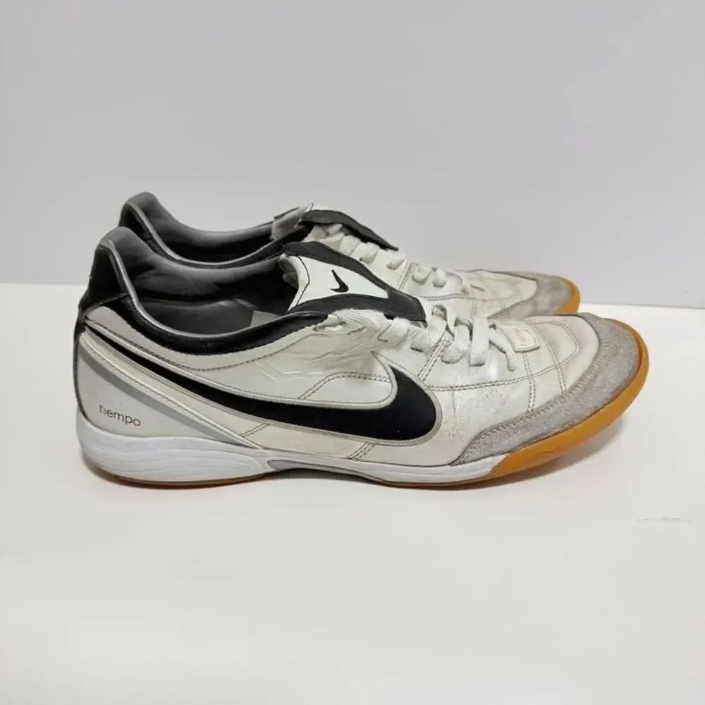 Nike tiempo air legend Indoor futbol men’s size 12